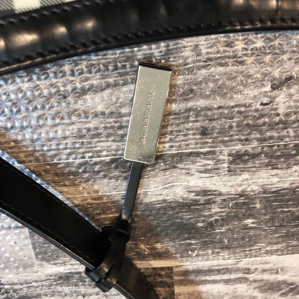 Burberry Beige Plaid Shoulder Bag with Black Trim - Picture 3 of 16